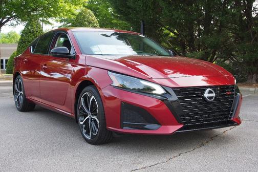 Scarlet Ember 2026 Nissan Altima 2.5 SR