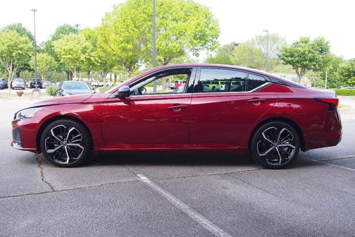 Scarlet Ember 2026 Nissan Altima 2.5 SR
