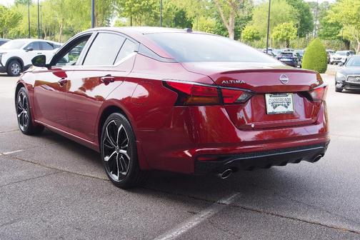 Scarlet Ember 2026 Nissan Altima 2.5 SR