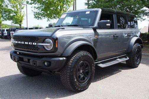 Gray Metallic 2025 Ford Bronco Badlands