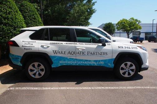 Ice 2024 Toyota RAV4 LE