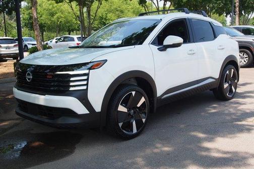 Aspen White Tri 2025 Nissan Kicks SR