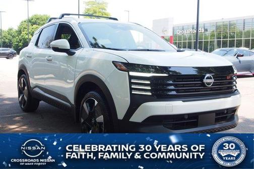 Aspen White Tri 2025 Nissan Kicks SR