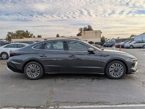 2026 Hyundai SONATA Hybrid SEL