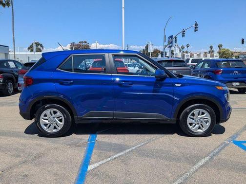 2025 Hyundai VENUE SE