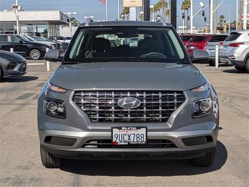 2025 Hyundai VENUE SEL