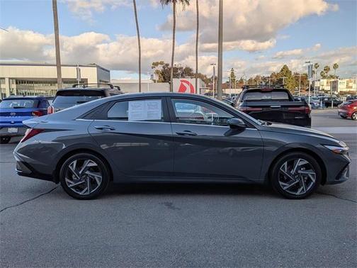 2025 Hyundai ELANTRA HEV Limited