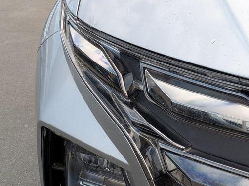 Shimmering Silver 2026 Hyundai TUCSON XRT