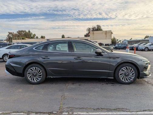 2026 Hyundai SONATA Hybrid SEL