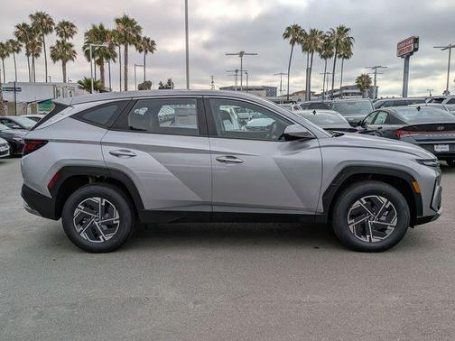 Shimmering Silver 2026 Hyundai TUCSON Hybrid Blue SE