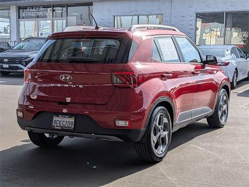 2023 Hyundai VENUE SEL
