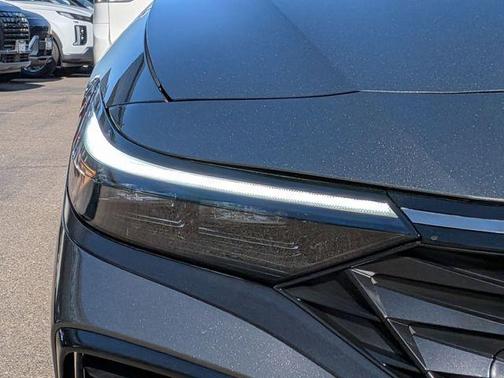 2025 Hyundai ELANTRA HEV Limited