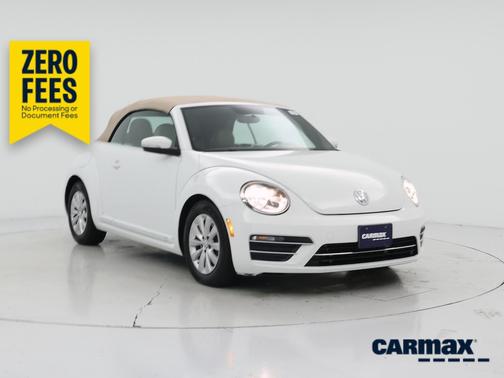 White 2018 Volkswagen Beetle SE