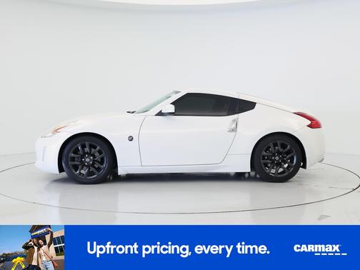 White 2017 Nissan 370Z Touring