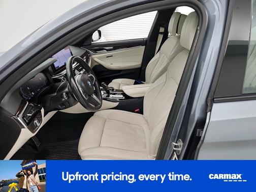 Gray 2022 BMW 540 XI