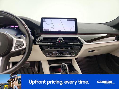 Gray 2022 BMW 540 XI