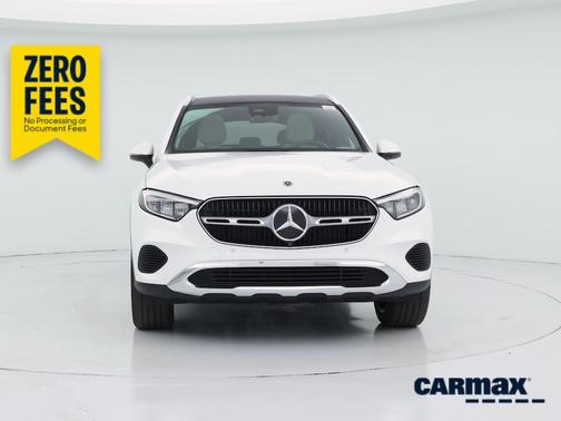 White 2024 Mercedes-Benz GLC 300