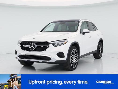 White 2024 Mercedes-Benz GLC 300