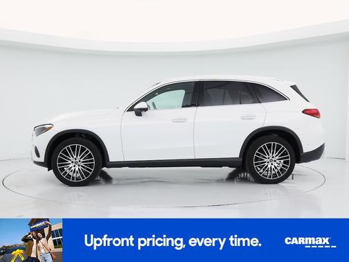 White 2024 Mercedes-Benz GLC 300