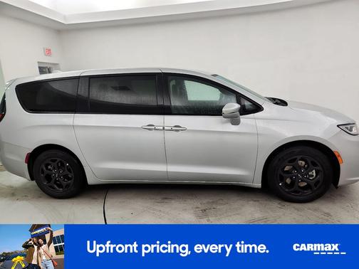 2022 Chrysler Pacifica Hybrid Touring L