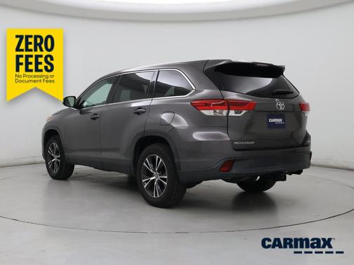 Gray 2019 Toyota Highlander LE