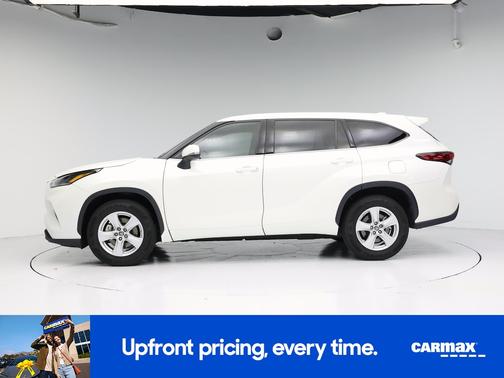 White 2021 Toyota Highlander LE