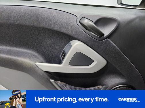 White 2015 smart ForTwo Pure