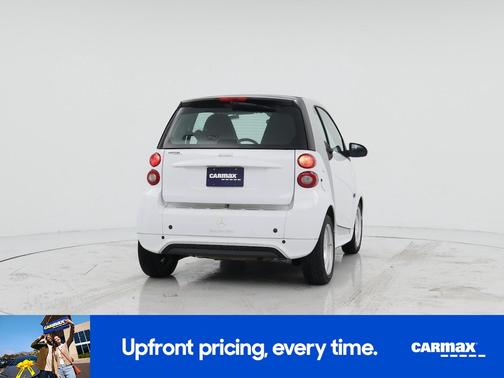 White 2015 smart ForTwo Pure