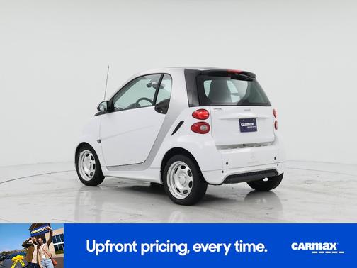 White 2015 smart ForTwo Pure