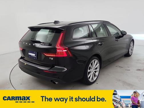 2020 Volvo V60 T5 Momentum