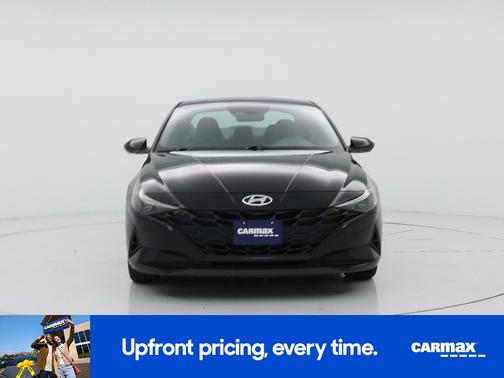 2022 Hyundai ELANTRA SE