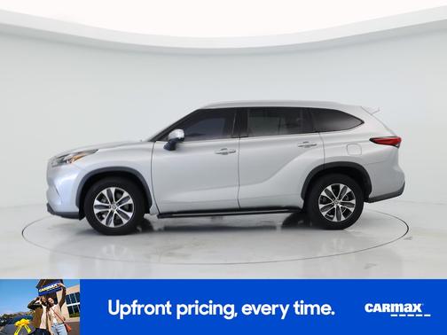 Silver 2021 Toyota Highlander XLE