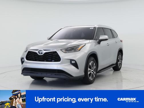 Silver 2021 Toyota Highlander XLE