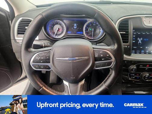 2019 Chrysler 300 Touring