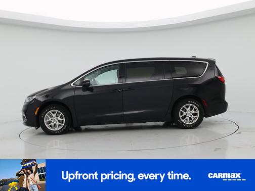 Black 2023 Chrysler Pacifica Touring L
