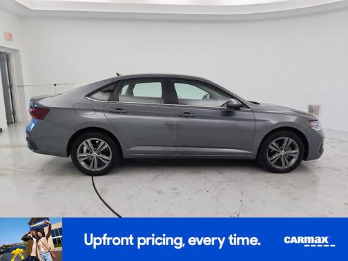Gray 2024 Volkswagen Jetta SE