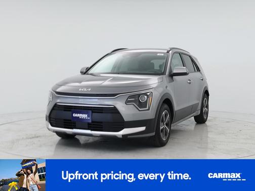 Silver 2024 Kia Niro EX