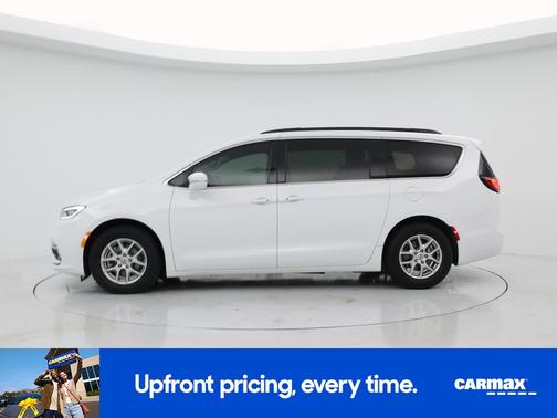 White 2022 Chrysler Pacifica Touring L