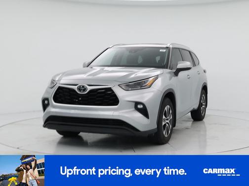 Silver 2021 Toyota Highlander XLE