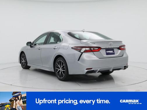 Silver 2022 Toyota Camry SE