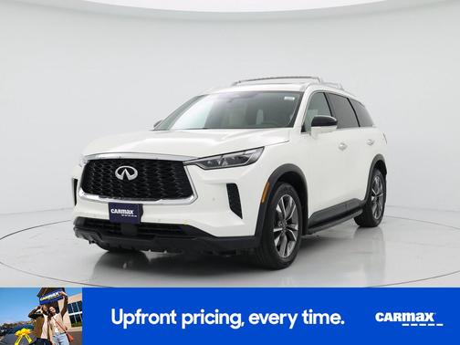 White 2023 INFINITI QX60 Luxe