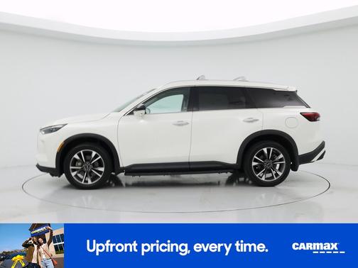 White 2023 INFINITI QX60 Luxe