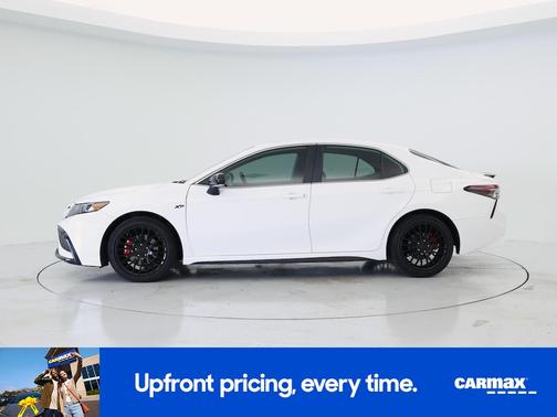 White 2022 Toyota Camry SE