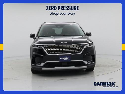 Black 2022 Kia Carnival SX Prestige