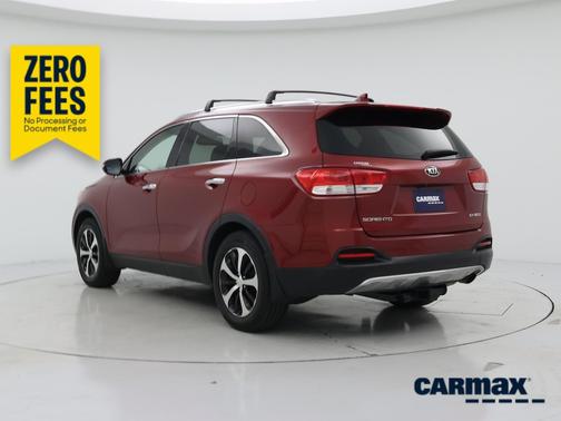 Red 2017 Kia Sorento EX