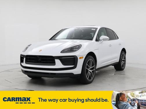 2022 Porsche Macan Base (PDK)