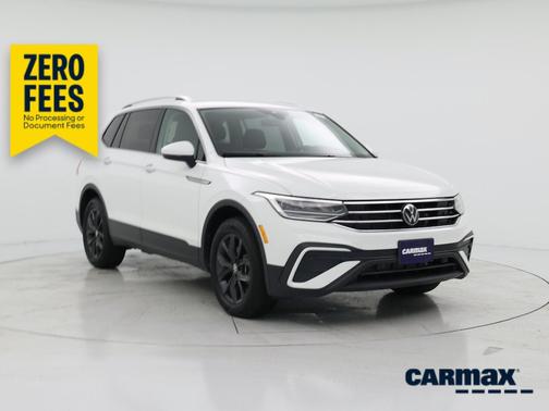 White 2024 Volkswagen Tiguan SE