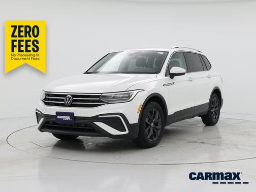 White 2024 Volkswagen Tiguan SE