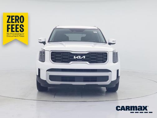 White 2023 Kia Telluride S