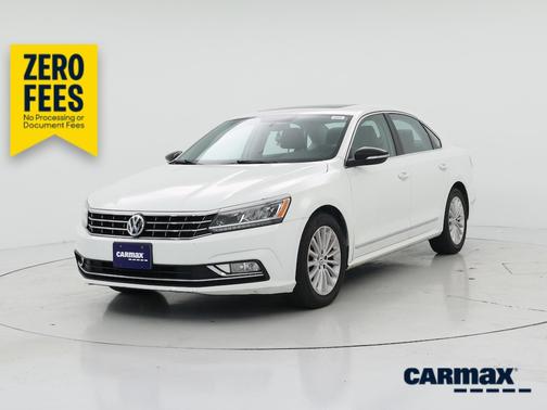 White 2016 Volkswagen Passat SE